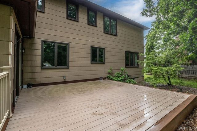 47 Woodstock Road, Grand Island, NY 14072