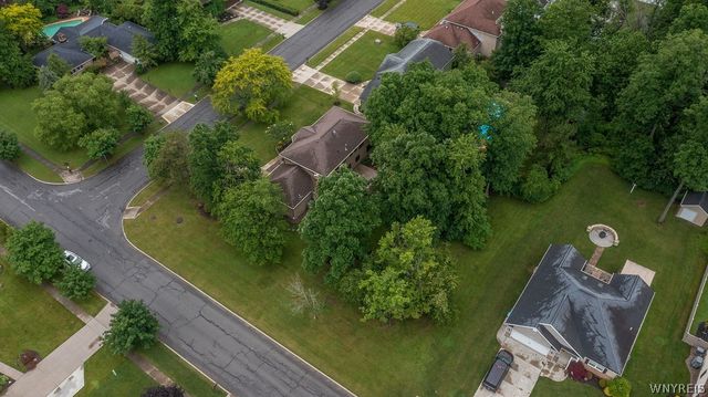 47 Woodstock Road, Grand Island, NY 14072