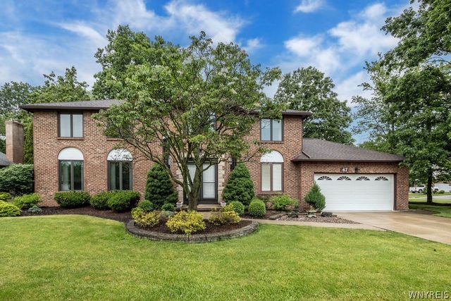 47 Woodstock Road, Grand Island, NY 14072