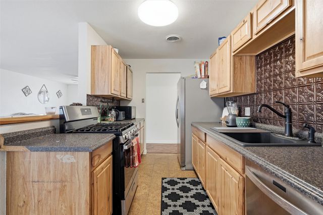 201 Ross Avenue, Denison, TX 75020