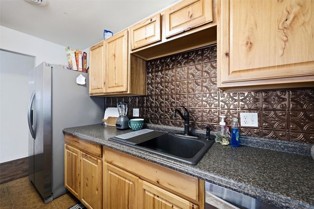 201 Ross Avenue, Denison, TX 75020