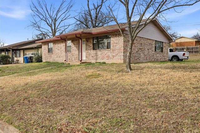 201 Ross Avenue, Denison, TX 75020