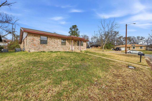 201 Ross Avenue, Denison, TX 75020
