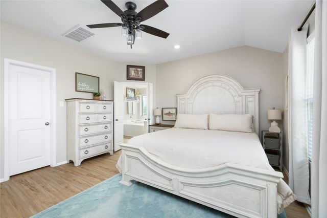 7206 Oakmont Avenue, Baytown, TX 77523