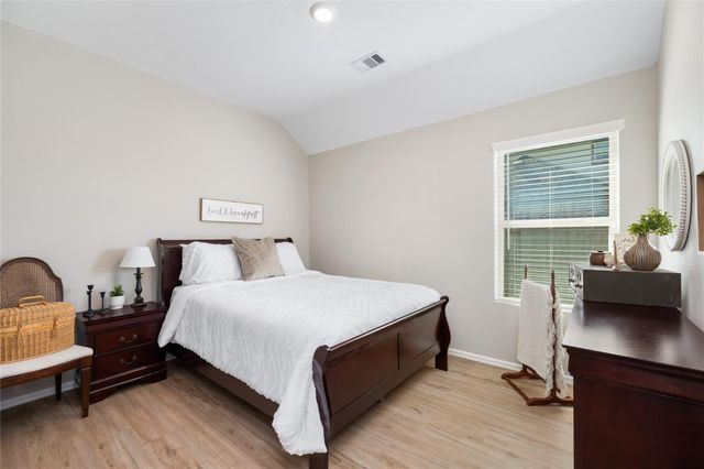 7206 Oakmont Avenue, Baytown, TX 77523