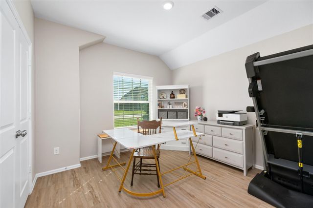 7206 Oakmont Avenue, Baytown, TX 77523