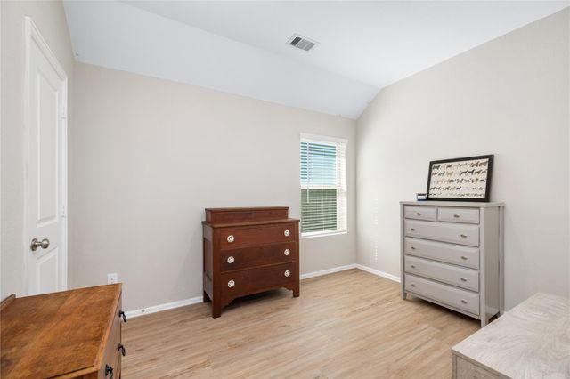 7206 Oakmont Avenue, Baytown, TX 77523