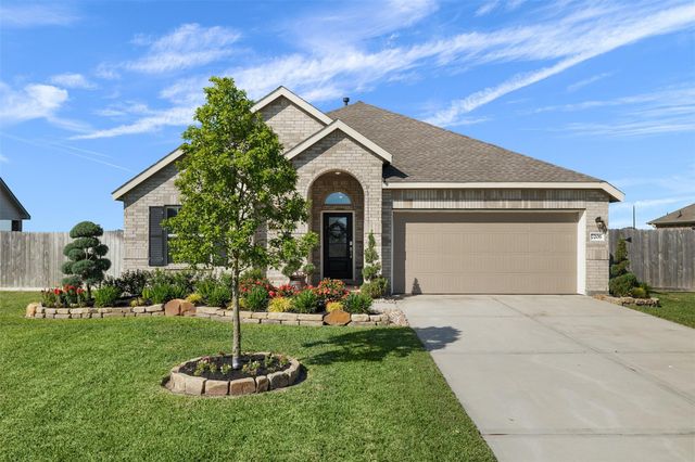 7206 Oakmont Avenue, Baytown, TX 77523