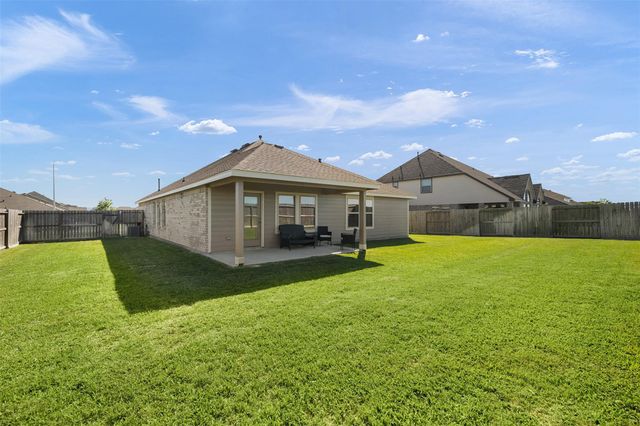 7206 Oakmont Avenue, Baytown, TX 77523