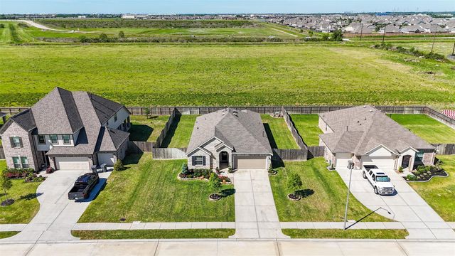 7206 Oakmont Avenue, Baytown, TX 77523