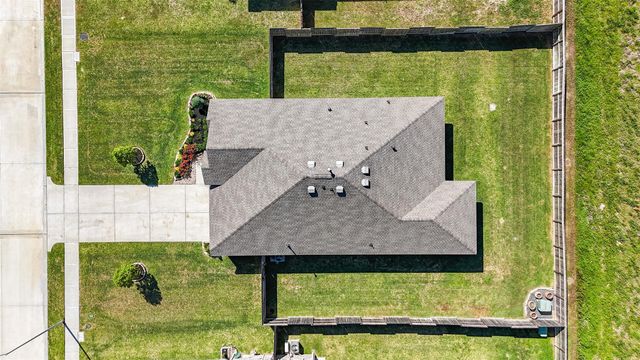 7206 Oakmont Avenue, Baytown, TX 77523