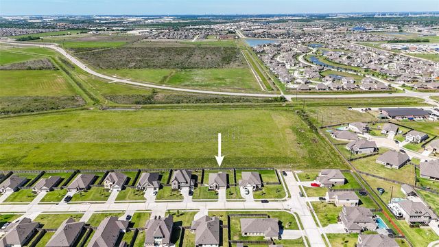 7206 Oakmont Avenue, Baytown, TX 77523