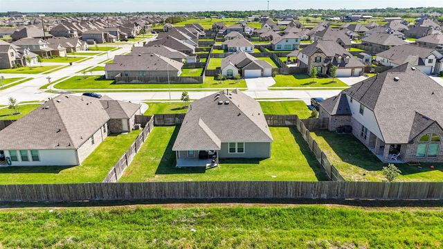 7206 Oakmont Avenue, Baytown, TX 77523