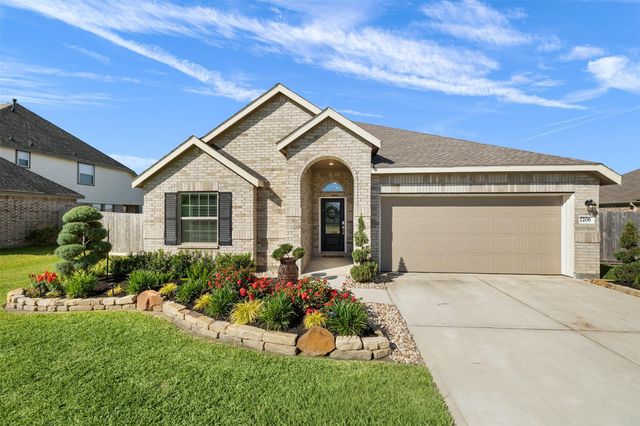 7206 Oakmont Avenue, Baytown, TX 77523