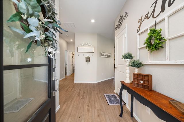 7206 Oakmont Avenue, Baytown, TX 77523