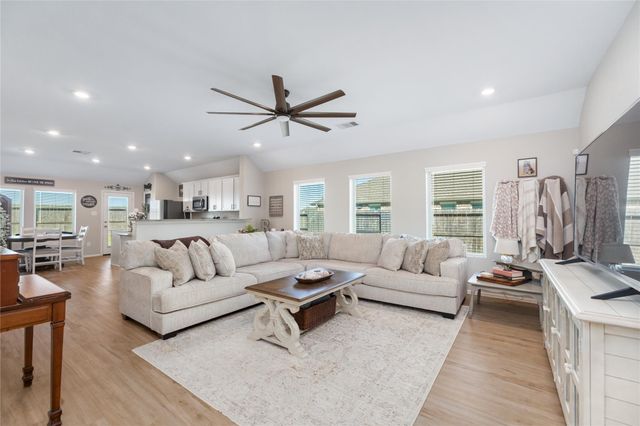 7206 Oakmont Avenue, Baytown, TX 77523