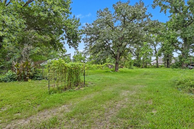 16440 Holly Street, Porter, TX 77365