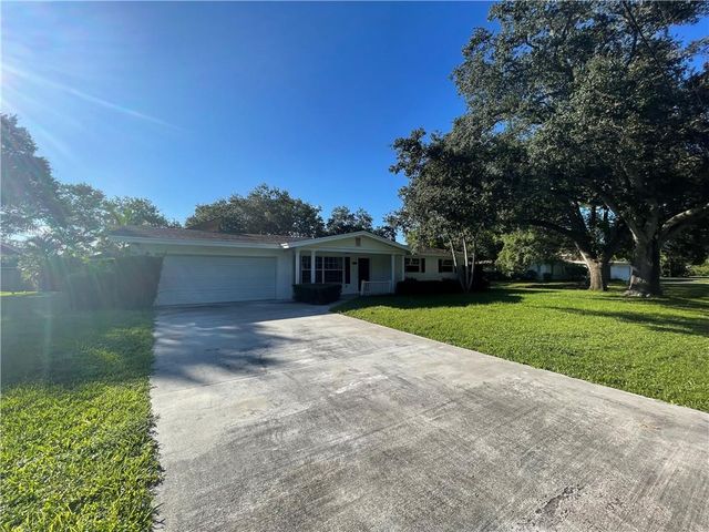 2255 54th Avenue, Vero Beach, FL 32966