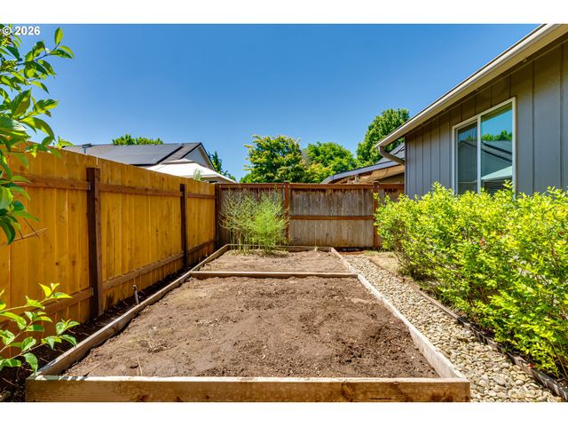 1060 TYSON Ln, Eugene, OR 97404