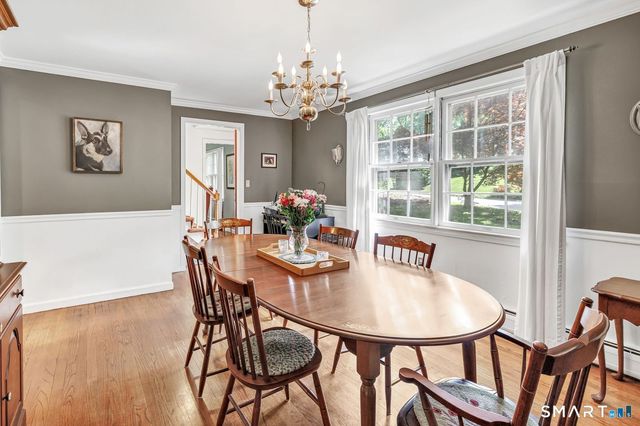 21 Overlook Place, Trumbull, CT 06611