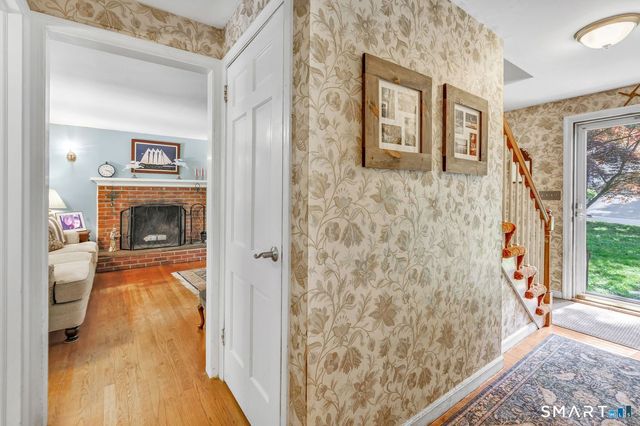 21 Overlook Place, Trumbull, CT 06611