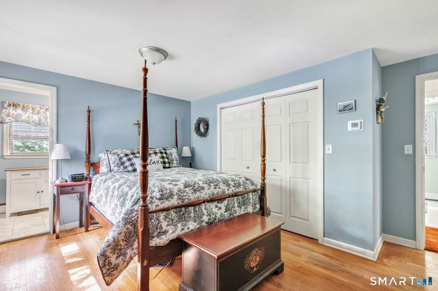 21 Overlook Place, Trumbull, CT 06611