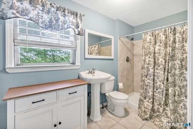 21 Overlook Place, Trumbull, CT 06611