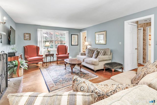 21 Overlook Place, Trumbull, CT 06611