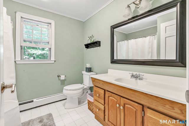 21 Overlook Place, Trumbull, CT 06611