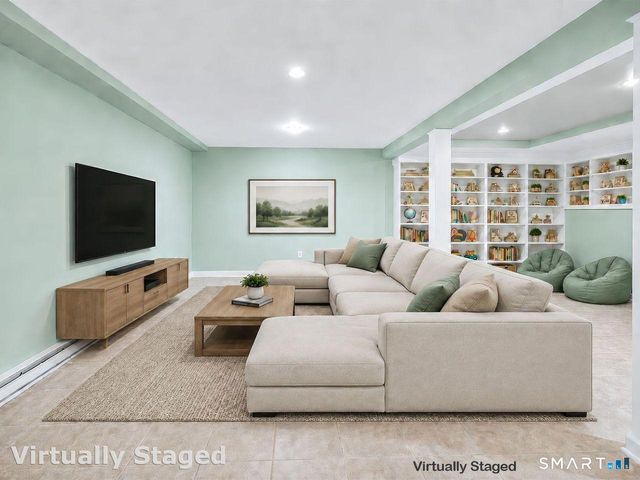 21 Overlook Place, Trumbull, CT 06611