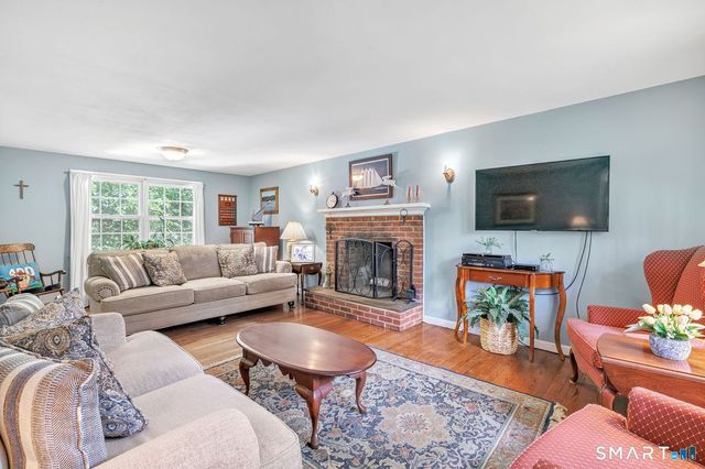 21 Overlook Place, Trumbull, CT 06611