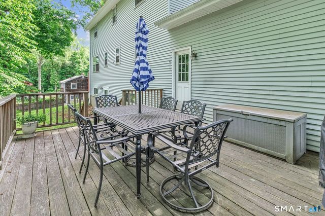21 Overlook Place, Trumbull, CT 06611