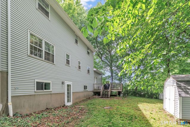 21 Overlook Place, Trumbull, CT 06611