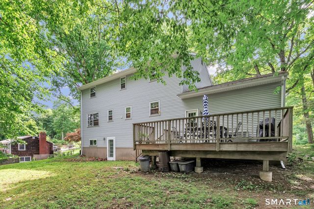 21 Overlook Place, Trumbull, CT 06611