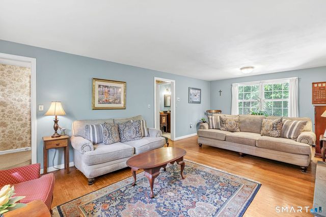 21 Overlook Place, Trumbull, CT 06611