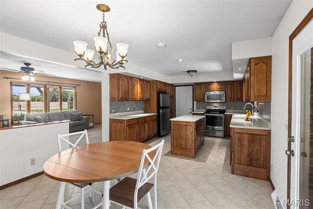 4734 Drda Lane, Edwardsville, IL 62025