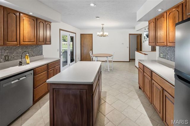 4734 Drda Lane, Edwardsville, IL 62025