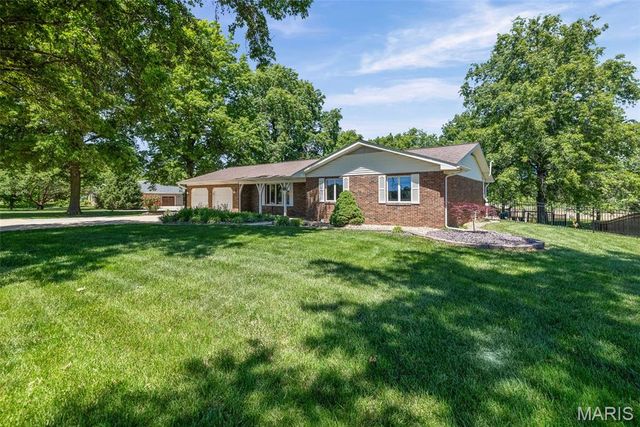 4734 Drda Lane, Edwardsville, IL 62025