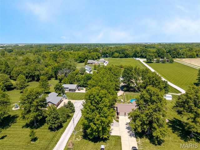 4734 Drda Lane, Edwardsville, IL 62025