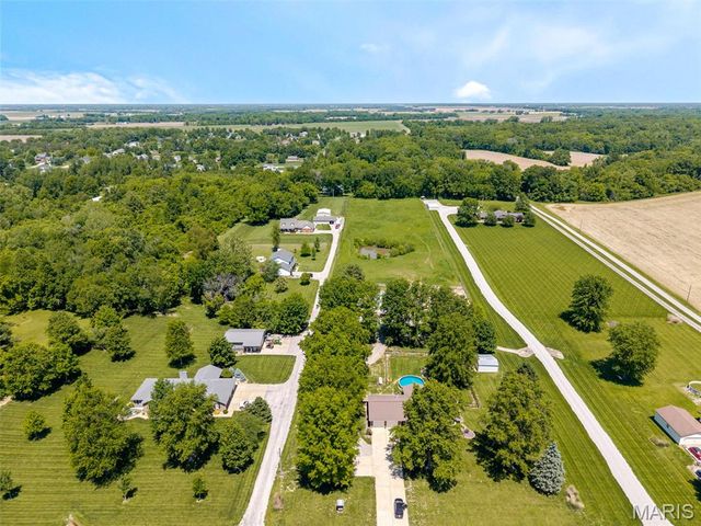 4734 Drda Lane, Edwardsville, IL 62025