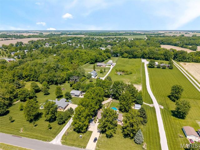 4734 Drda Lane, Edwardsville, IL 62025