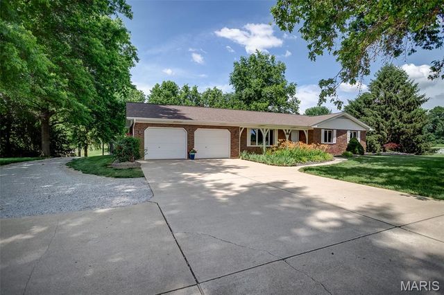 4734 Drda Lane, Edwardsville, IL 62025