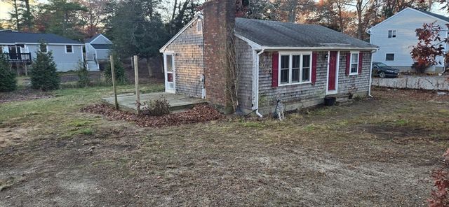 5 Huckleberry Ln, Barnstable, MA 02648