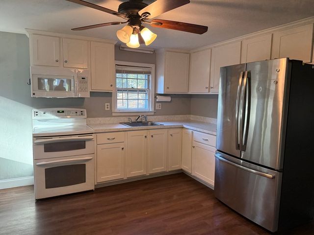 5 Huckleberry Ln, Barnstable, MA 02648