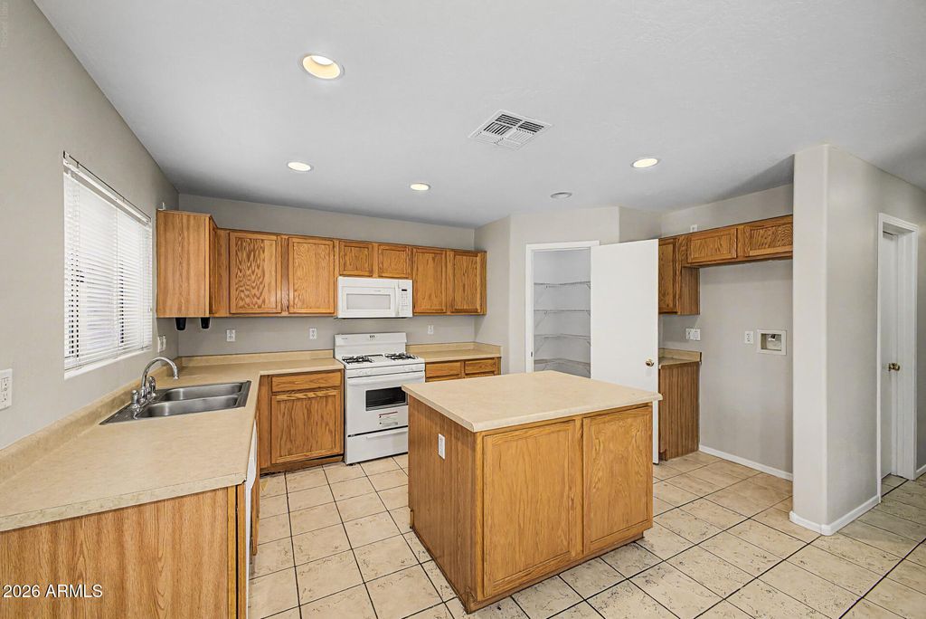 12548 W CHARTER OAK Road, El Mirage, AZ 85335 — photo 4