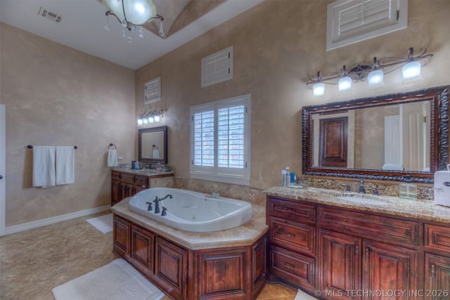9505 N 144th East Avenue, Owasso, OK 74055