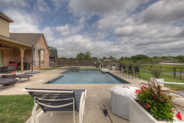 9505 N 144th East Avenue, Owasso, OK 74055