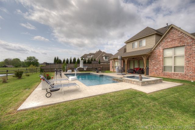 9505 N 144th East Avenue, Owasso, OK 74055