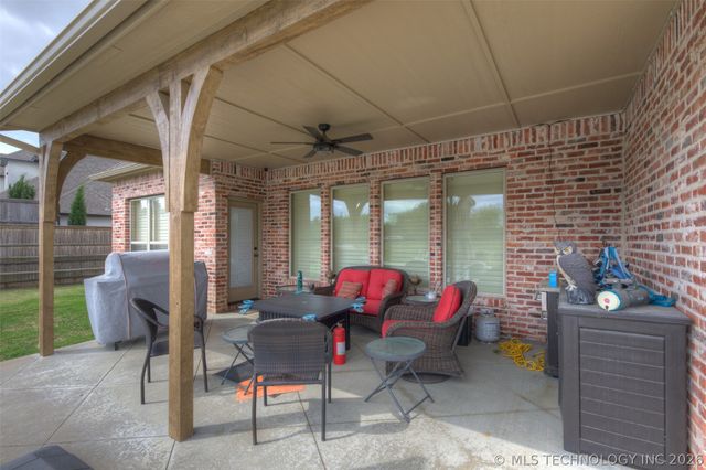 9505 N 144th East Avenue, Owasso, OK 74055