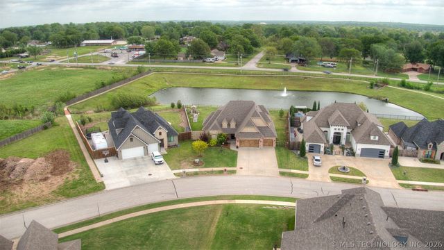 9505 N 144th East Avenue, Owasso, OK 74055